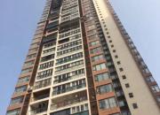 泸州高楼凌晨起火烧了八层 男子挨家挨户敲门提