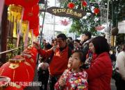 广东游客用手机百度猜灯市谜语，1小时猜中300